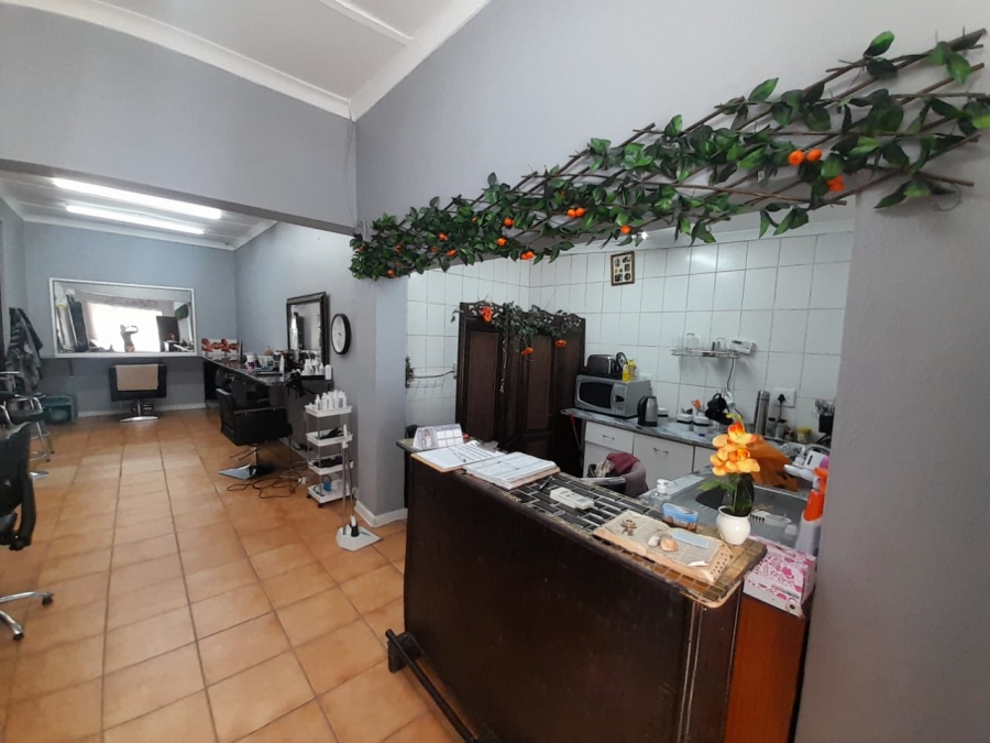 6 Bedroom Property for Sale in Bodorp North West